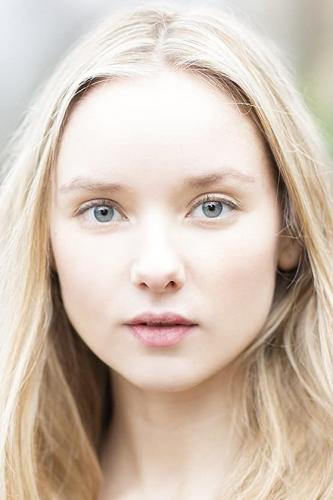 Alexandra Dowling 115220