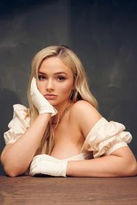 Alyvia Alyn Lind 1238