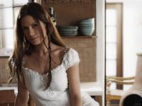 Rhona Mitra 1031