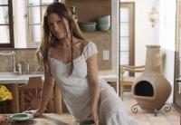 Rhona Mitra 1038