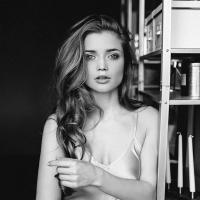 Alina Lanina 1077