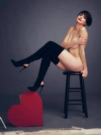 Anne Hathaway 1040