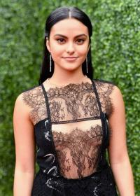 Camila Mendes