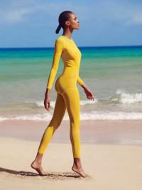Cindy Bruna 1042