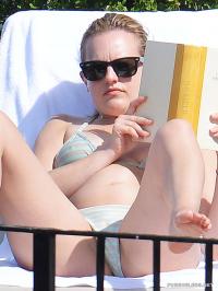 Elisabeth Moss 1285