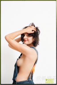 Elisabeth Moss 1300