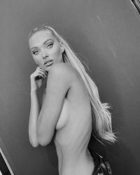 Elsa Hosk 2425