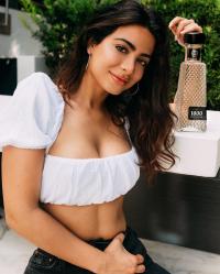 Emeraude Toubia 1084