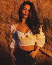 Emeraude Toubia 1161