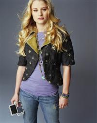 Emilie de Ravin 1198