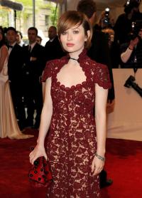 Emily Browning 1033