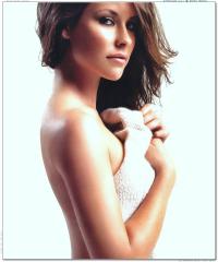 Evangeline Lilly 1528