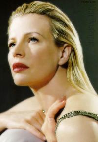 Kim Basinger 1028