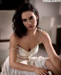 Lily James 1033
