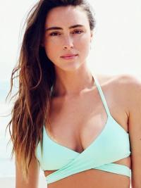 Linda Cardellini 1122
