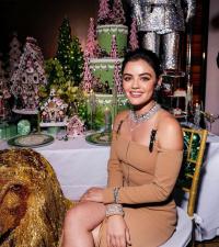 Lucy Hale 1122