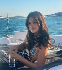 Lucy Hale 1260