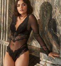 Lucy Hale 1377