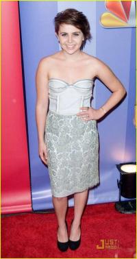 Mae Whitman 1095