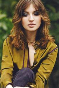 María Valverde 1009