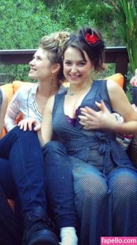 Milana Vayntrub 1111