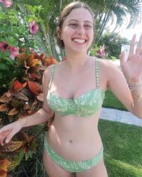 Natasha Cubría 1048