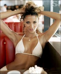 Noemie Lenoir 1028