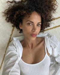 Noemie Lenoir 1085