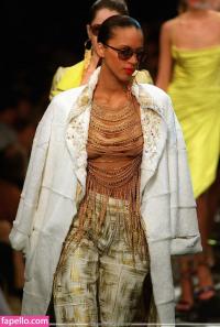 Noemie Lenoir 1183