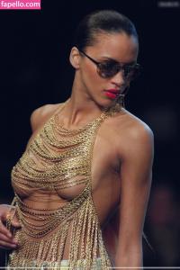 Noemie Lenoir 1189
