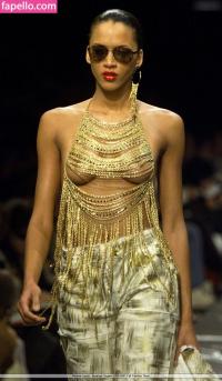 Noemie Lenoir 1192