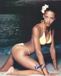 Noemie Lenoir 1242