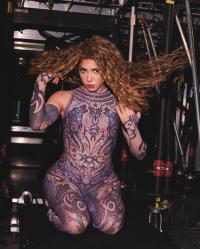Shakira 1104