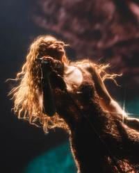 Shakira 1111