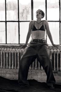 Taylor Russell 1042