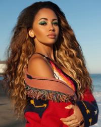 Vanessa Morgan 1078