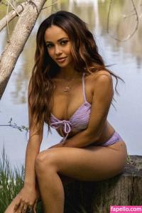 Vanessa Morgan 1155