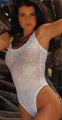 Yasmine Bleeth 1077
