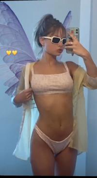 Zoe Colletti 1044