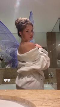 Zoe Colletti 1088