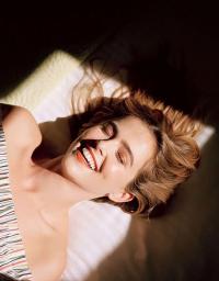 Zoey Deutch 1159